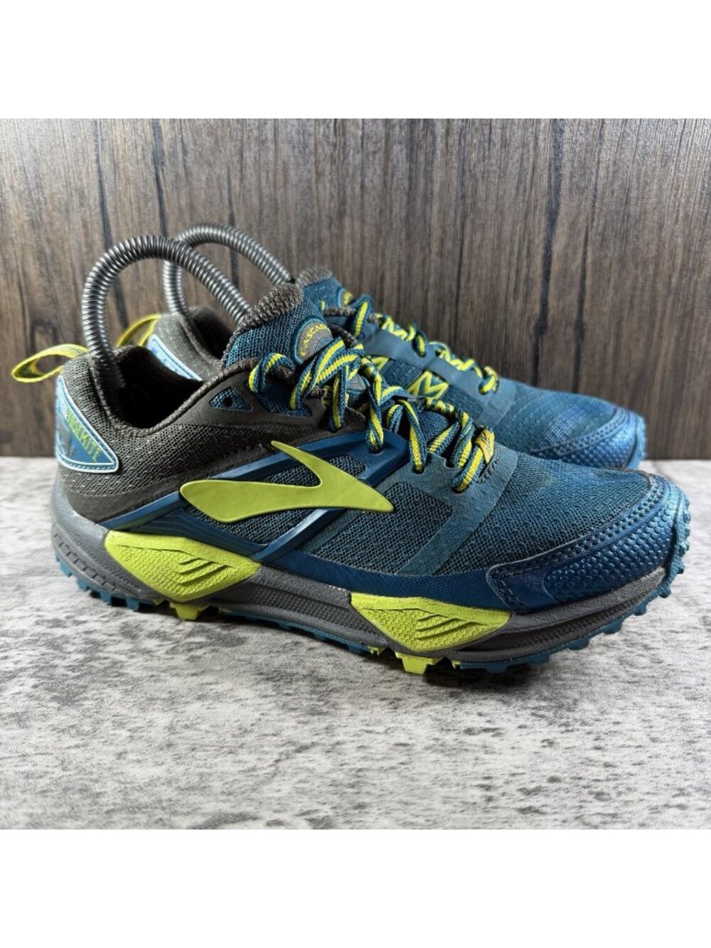 Brooks Cascadia 12 Shoes Womens Size 6 Blue Yosemite Trail Running Cushion DNA